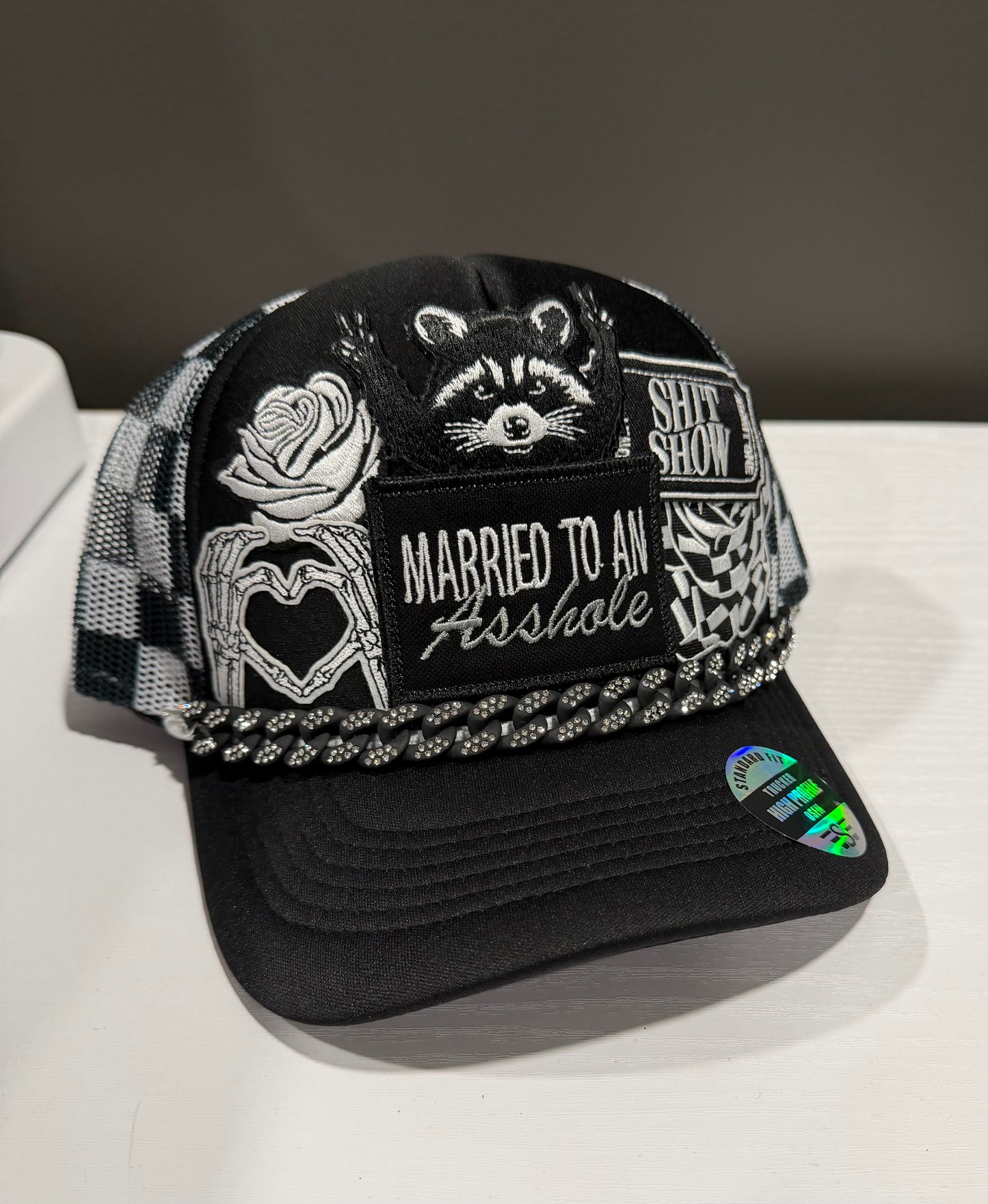 PRE-order (read description): Married to an Ahole